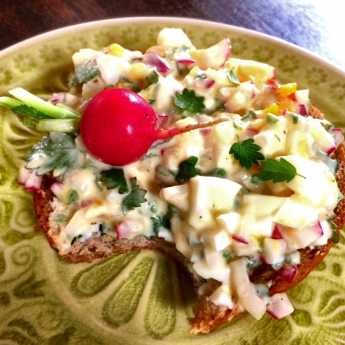 Eiersalat mit Radieschen