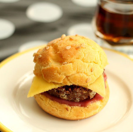 windbeutel-burger_luxuriafood