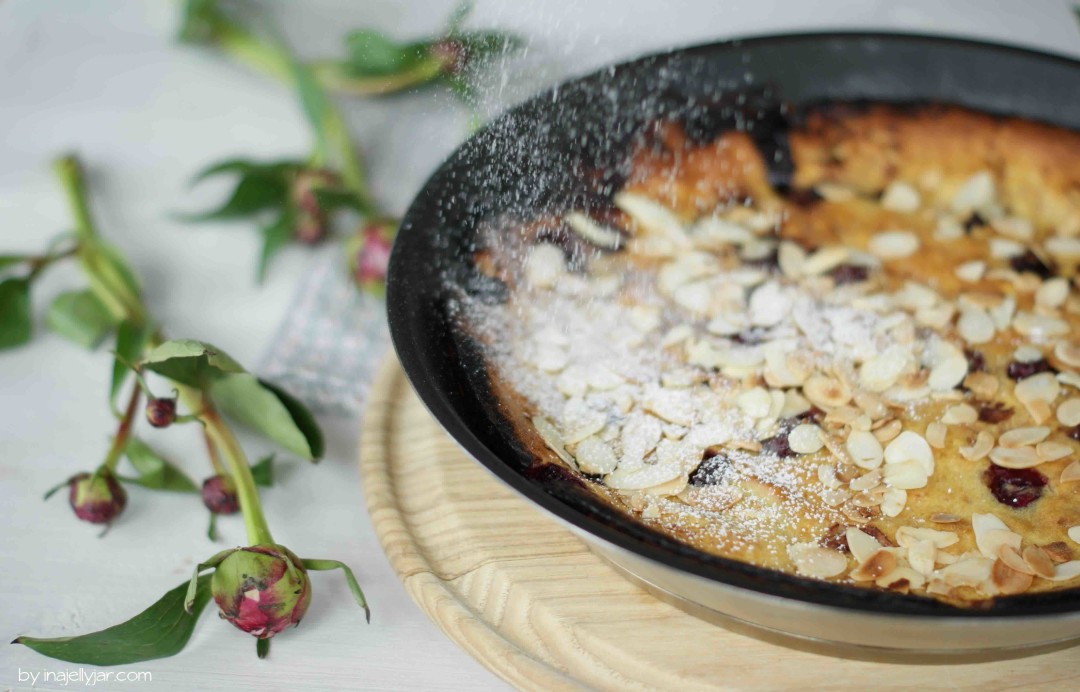 Dutch Baby mit Kirschen