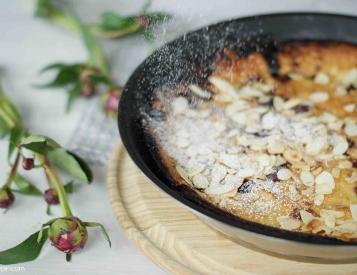 Dutch Baby mit Kirschen