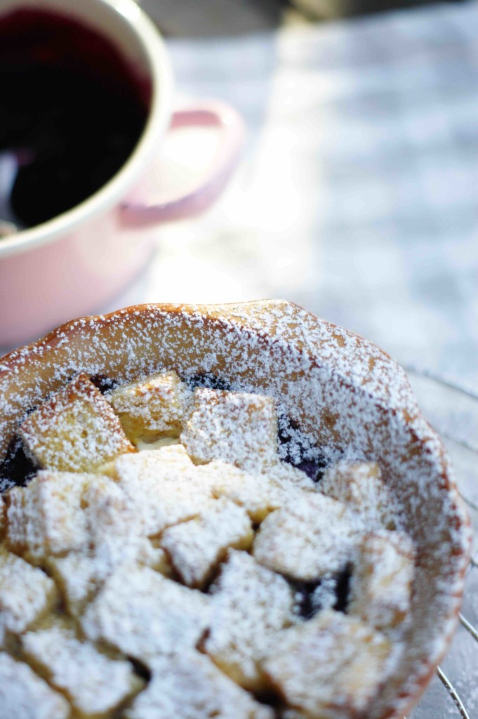 French Toast-Auflauf mit Heidelbeeren ist Dekadenz zum Frühstück mit knusprigem Toast und cremigem Frischkäse.