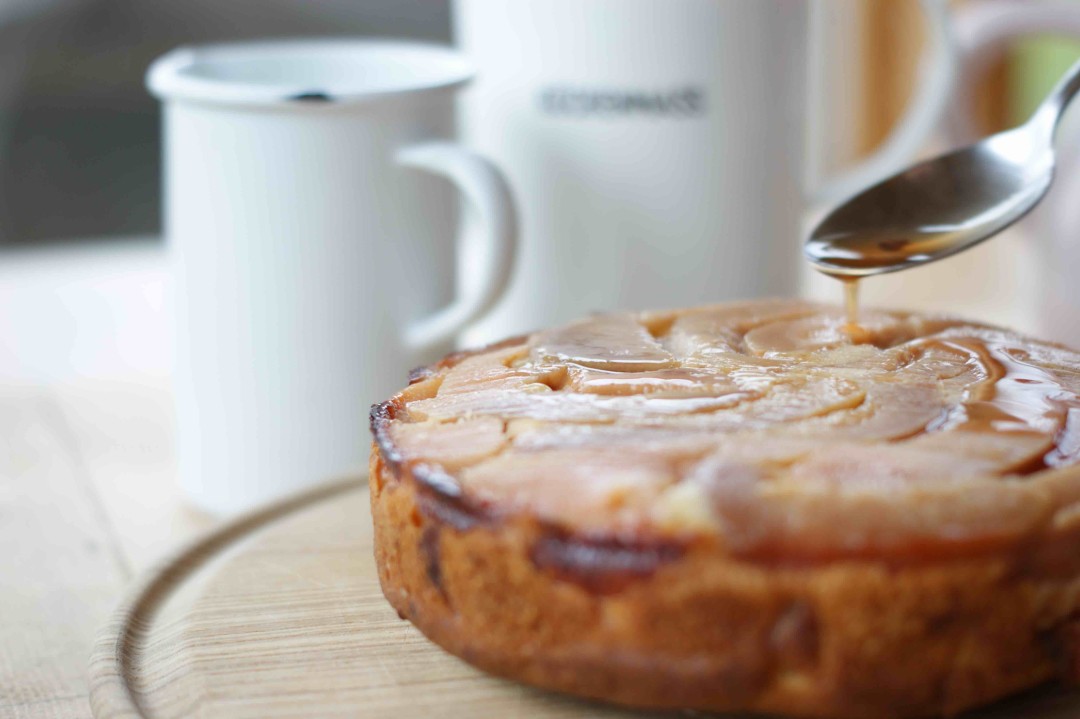 Upside-Down-Kuchen mit Weißwein-gedünsteten Quitten