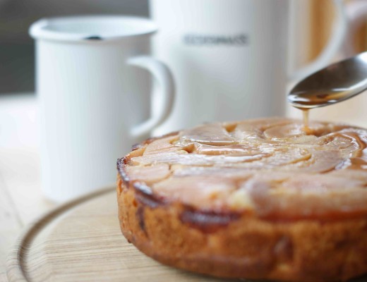 Upside-Down-Kuchen mit Weißwein-gedünsteten Quitten