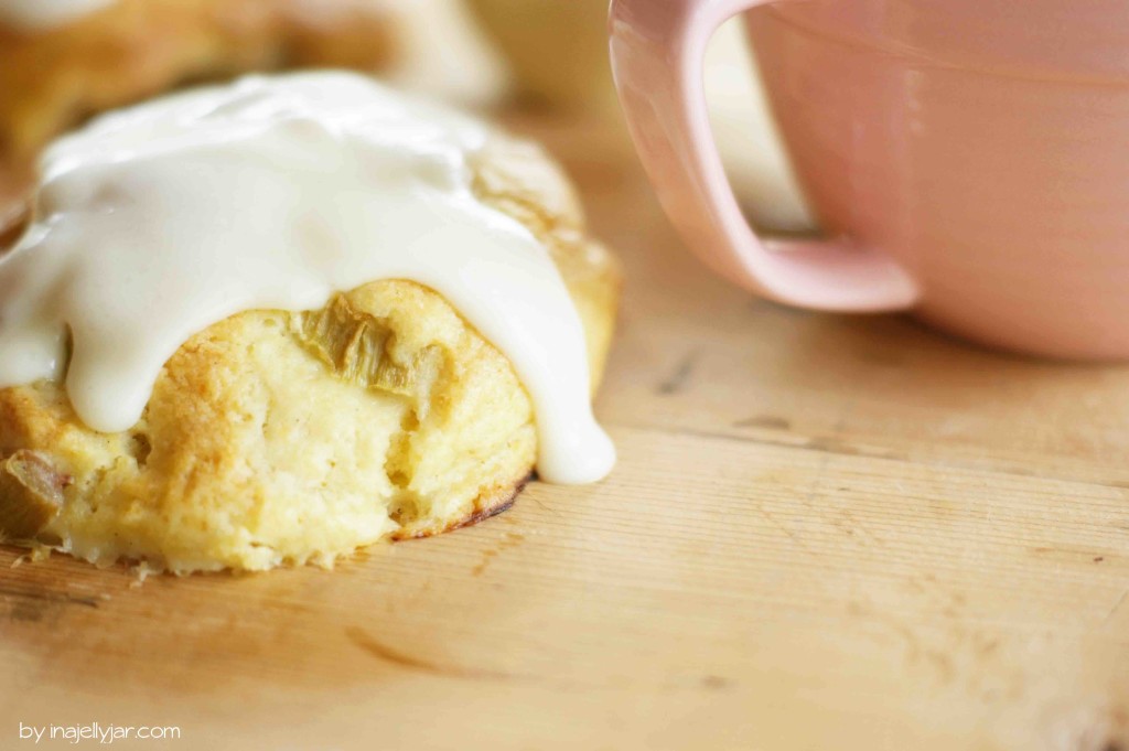 Rhabarber-Vanille-Scones