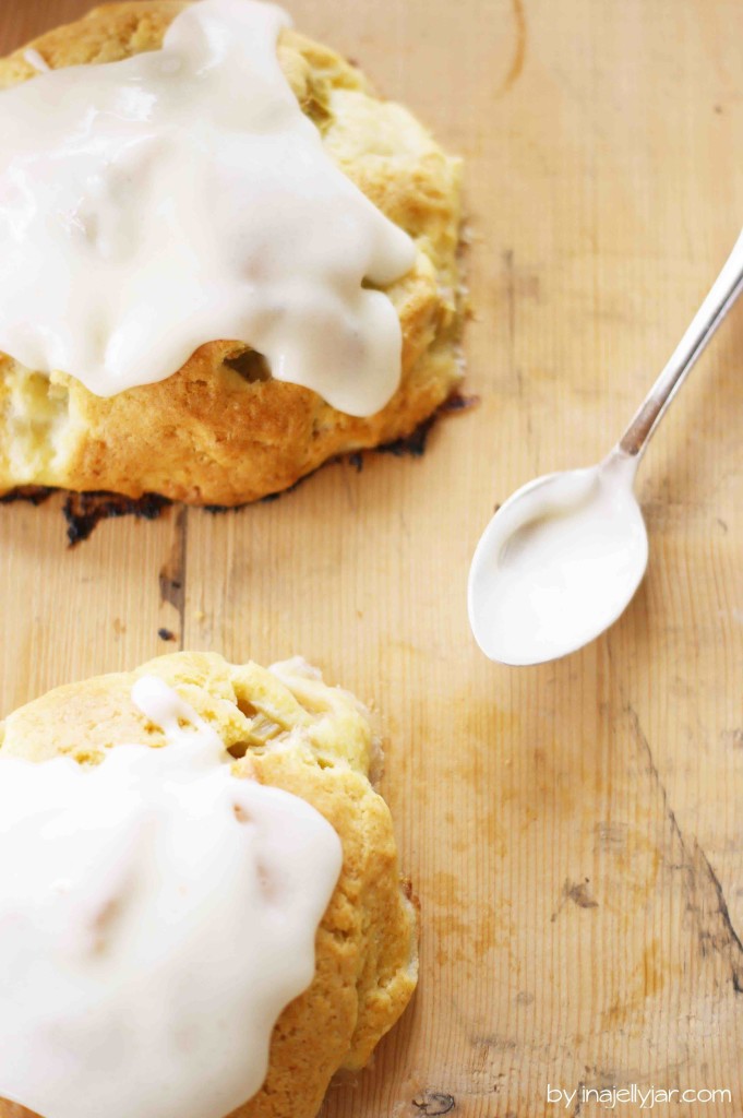 Rhabarber-Vanille-Scones