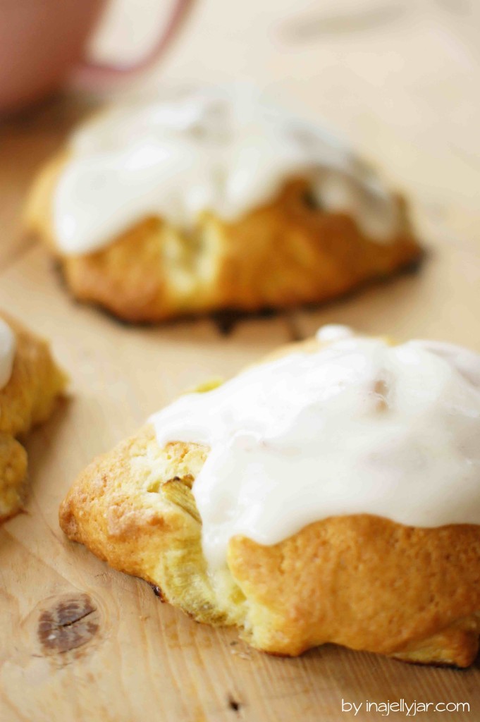 Rhabarber-Vanille-Scones