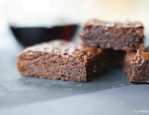 Rotwein-Brownies mit dunkler Schokolade