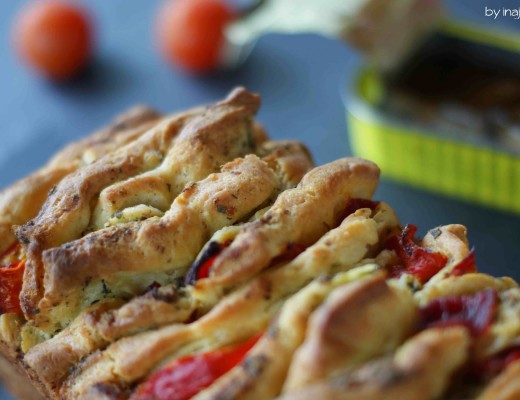 Würziges Zupfbrot mit Sardellen und Paprika