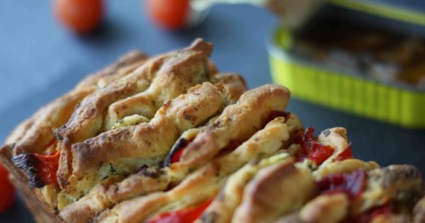 Würziges Zupfbrot mit Sardellen und Paprika Würziges Zupfbrot mit Sardellen und Paprika