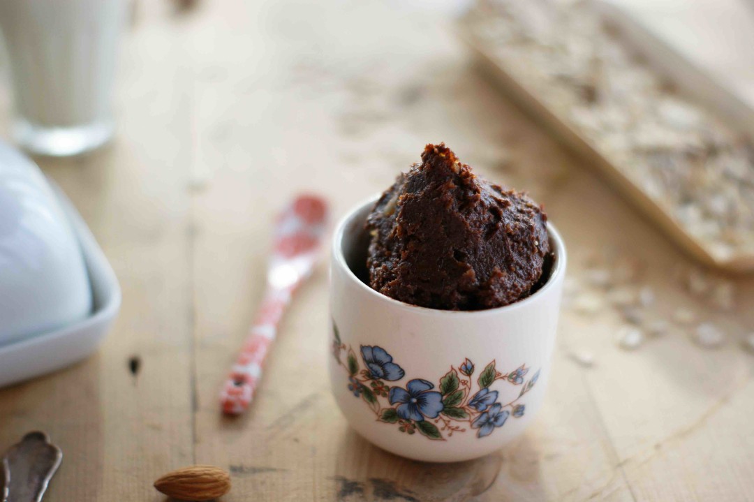 Veganes Nutella | süß, nussig, einfach gemacht