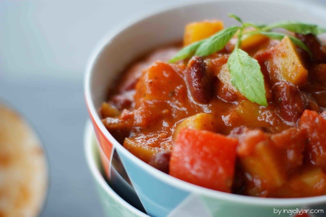 Veganes Chili mit Kartoffeln und Bohnen