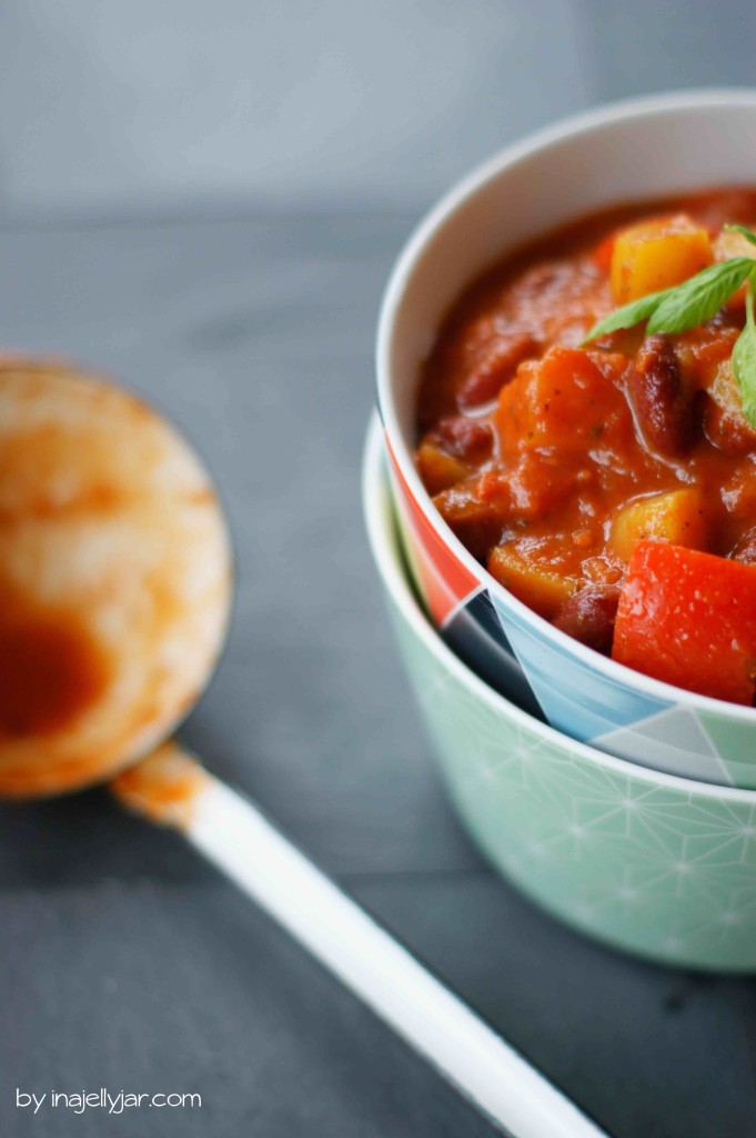 Veganes Chili mit Kartoffeln und Bohnen