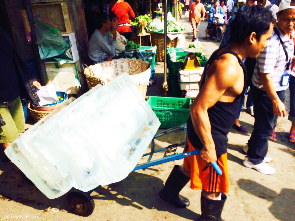 Chinatown in Bangkok: Eislieferung