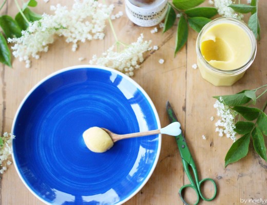 fruchtiges Holunderblüten-Curd aus Holundersirup
