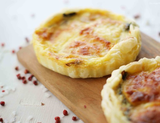 kleine Mangold-Quiches mit Käse und Apfel