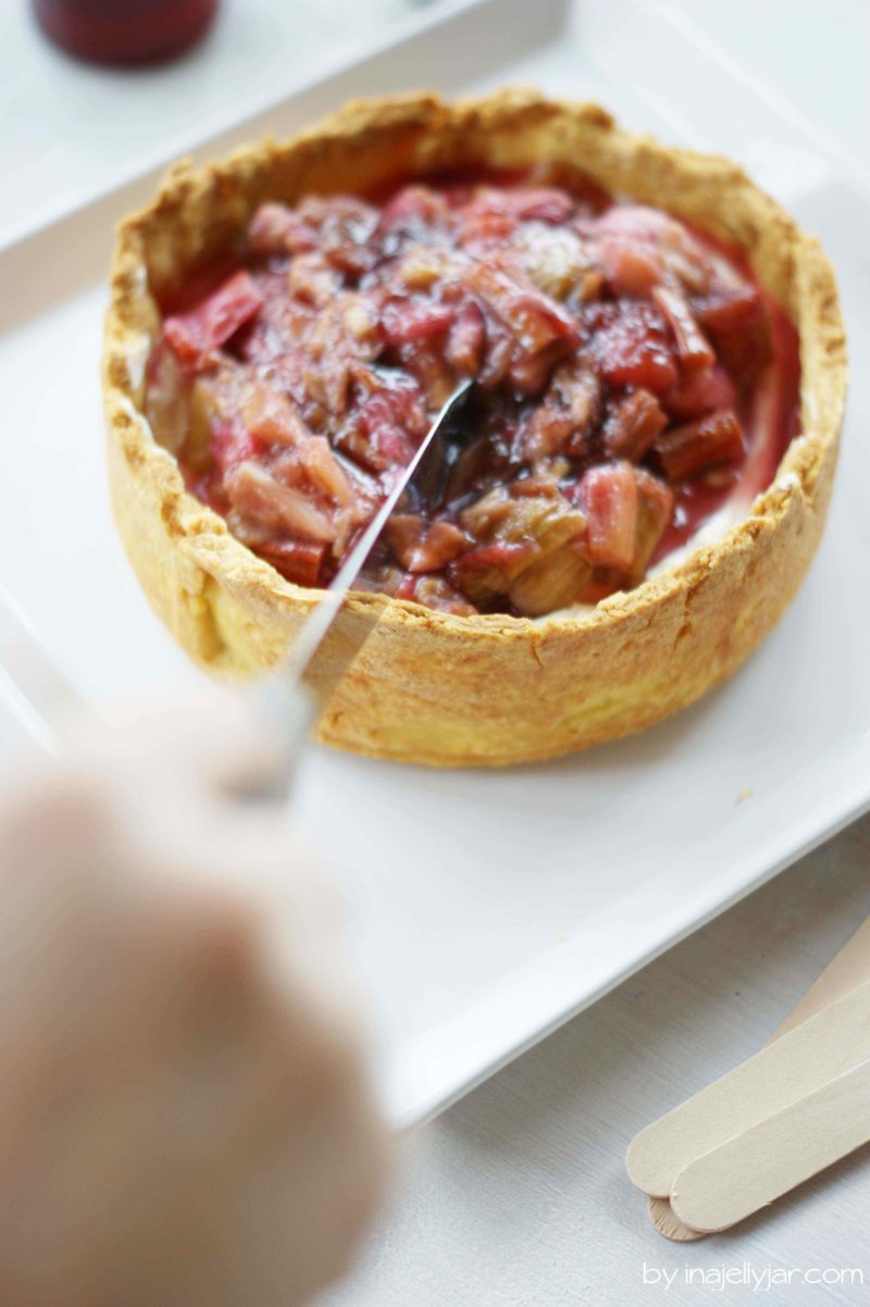 Rhabarber-Jogurtmousse-Törtchen | knusprig, cremig, fruchtig