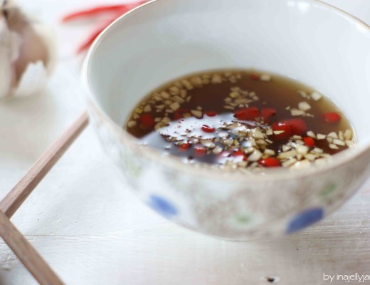scharfe Thai-Würzsauce mit Fischsauce, Knoblauch und Chilli