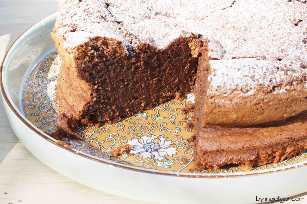 saftige Earl Grey Torte mit schwarzem Tee und Schokolade