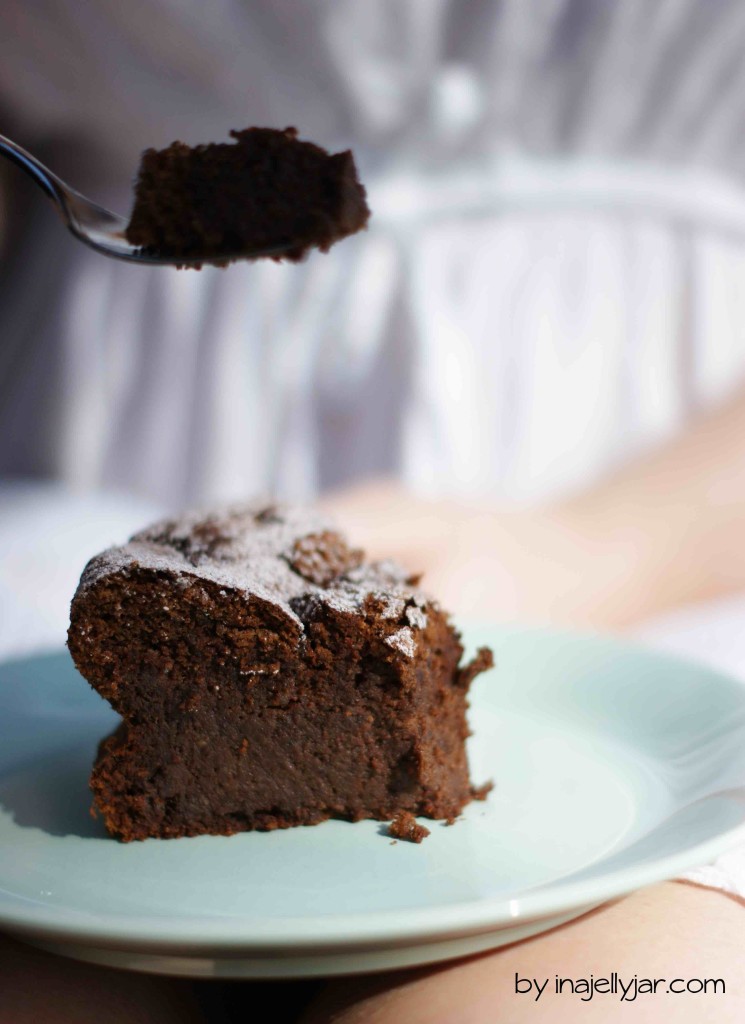 saftige Earl Grey Torte mit schwarzem Tee und Schokolade