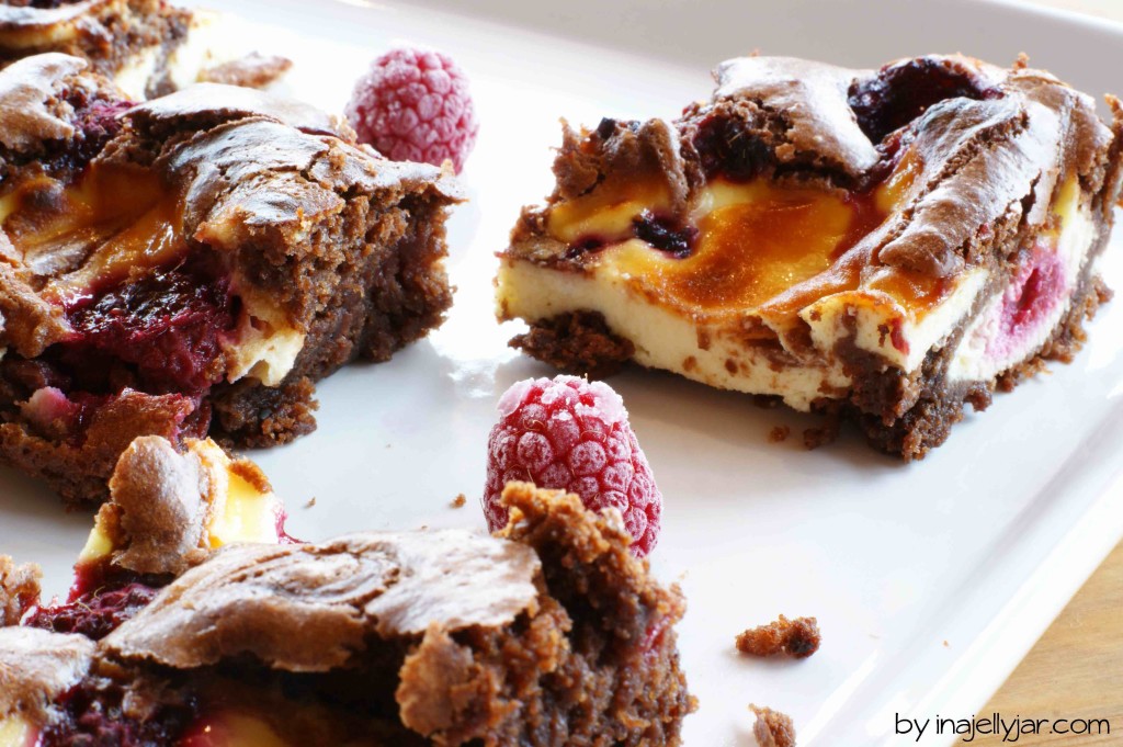 Marmorierte Brownies mit Himbeeren | schokoladig und süß