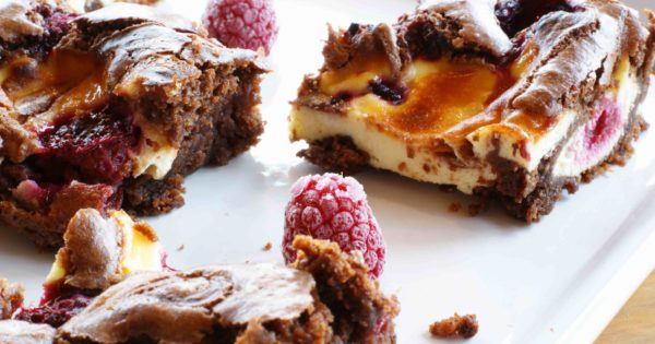 Marmorierte Brownies mit Himbeeren | schokoladig und süß