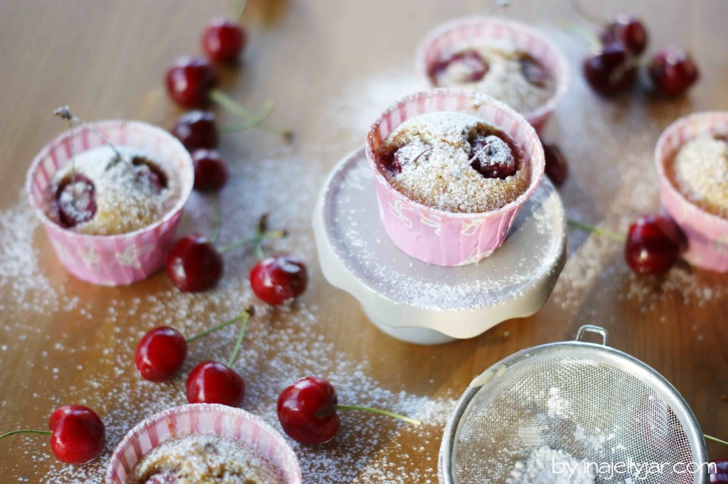 Mandel-Teacakes mit Kirschen, Kirschmuffins, Kirschen, Mandeln, Teacakes, Sommergebäck, Sommermuffin, backen im Sommer, einfach