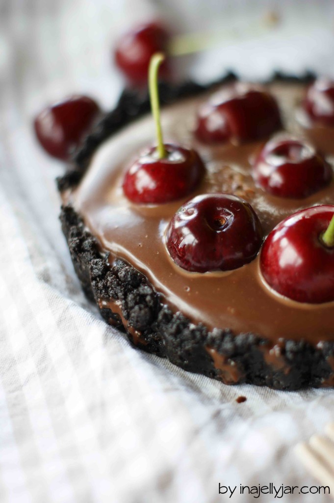 Oreo-Schokotartelettes mit Kirschen, Oreo, Schokolade, Tartelettes, Kirschtarts, Kirschtarteletts, Sommerbacken, Sommerdessert, Dessert, Ganache, Zartbitter-Schokolade, Zartbitter