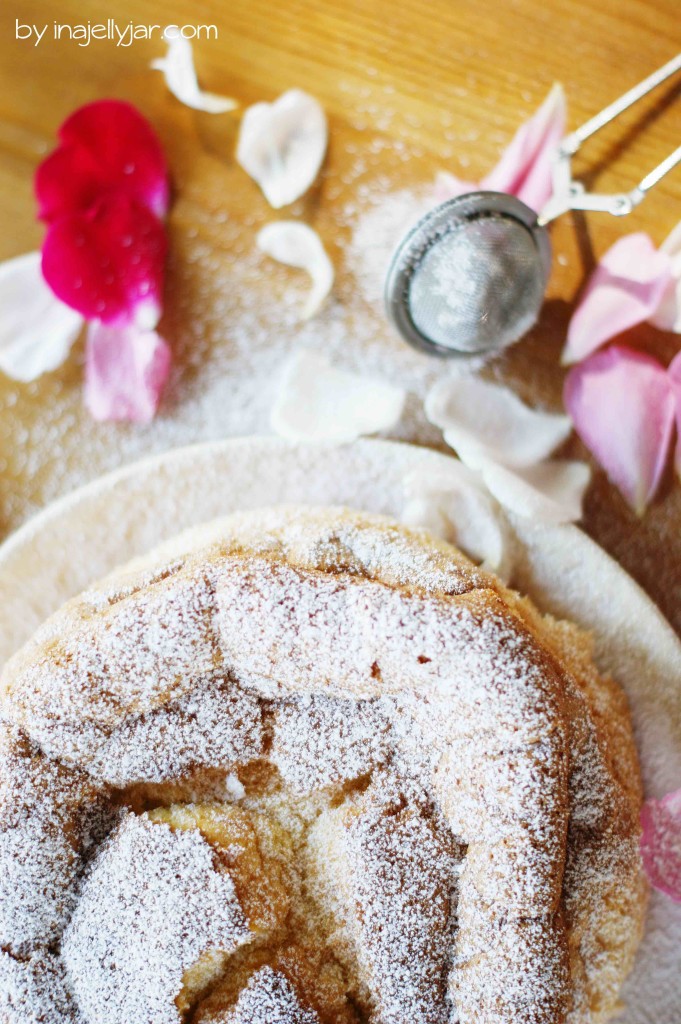 Ultra fluffiger Chiffonkuchen mit Rosen