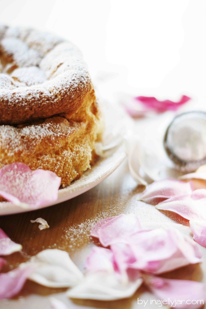 Ultra fluffiger Chiffonkuchen mit Rosen
