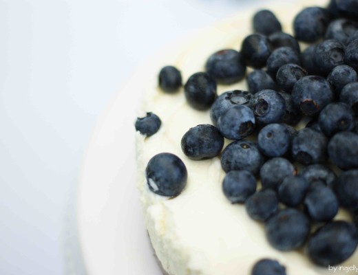 Ziegenfrischkäsetorte mit Heidelbeeren, ganz ohne backen