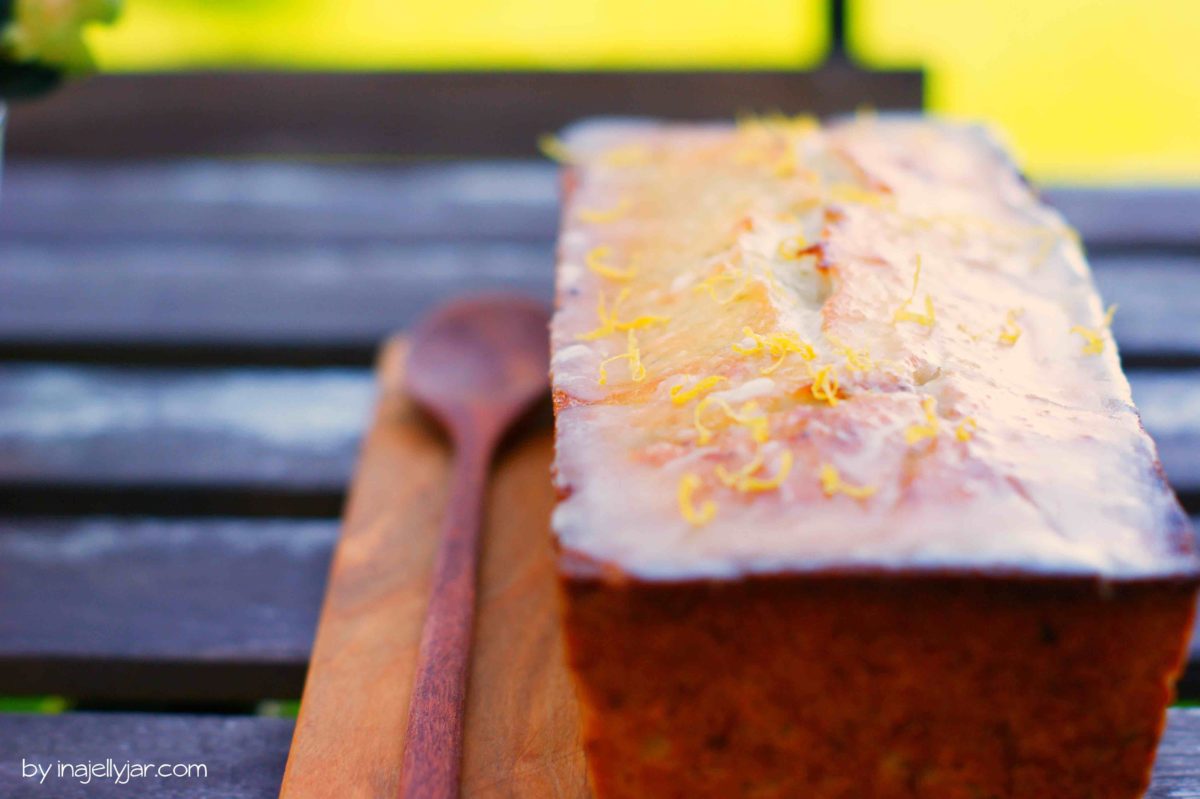 Zitronen-Zucchini Kuchen | mit Zitronenglasur