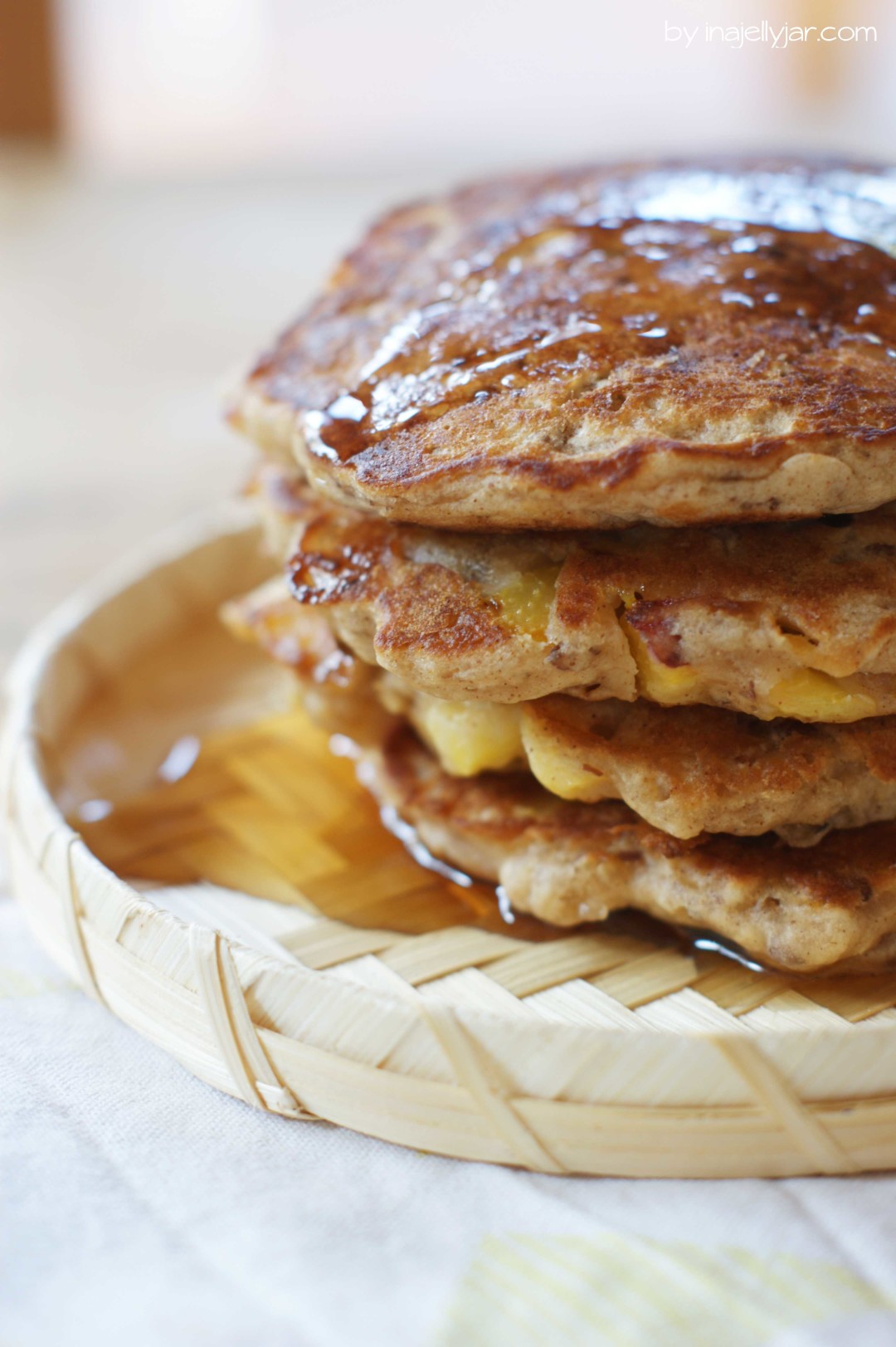 Rustikale vegane Pfirsich-Pancakes