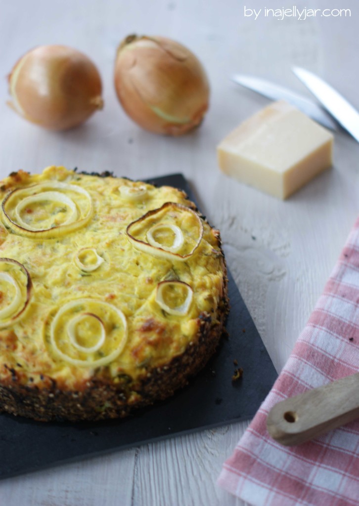 Blumenkohltorte mit Parmesan und Sesamkruste