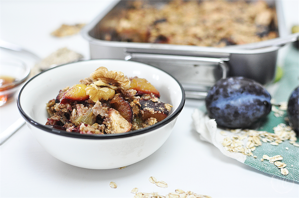 Gebackenes Herbstmüsli mit Zwetschgen - vegan und frei von raffiniertem Zucker