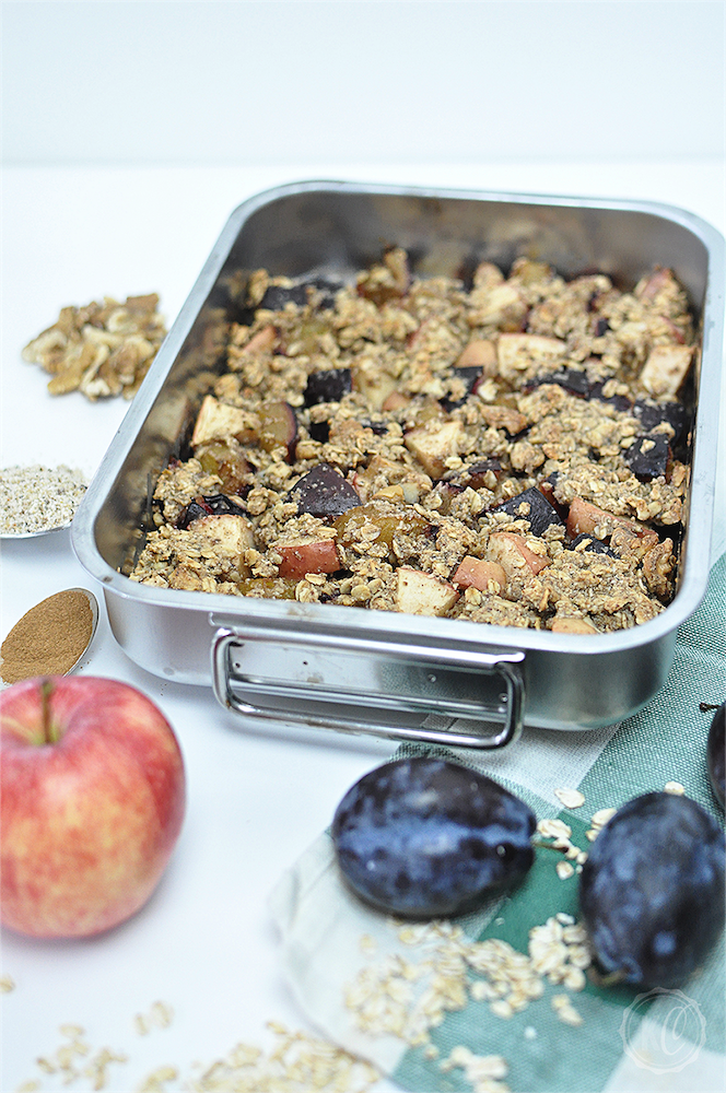 Gebackenes Herbstmüsli mit Zwetschgen - vegan und frei von raffiniertem Zucker