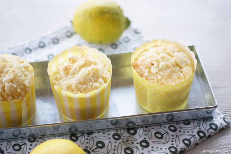 Zitronenmuffins mit Streusseln | frisch und fruchtig