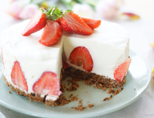 Erdbeer Panna Cotta-Torte