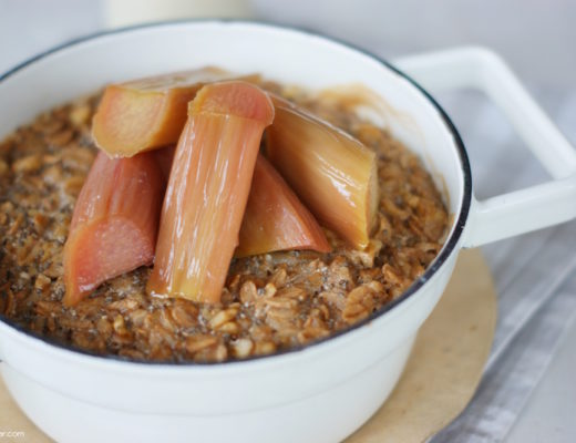 Rezept für Gebackenes Porridge mit Rhabarber