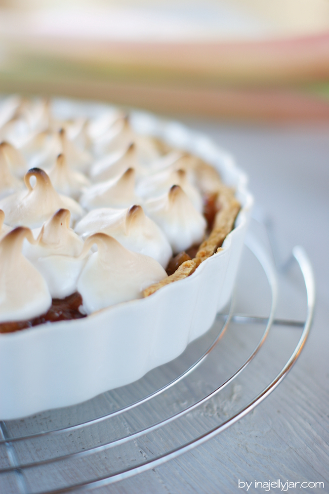Rhabarber-Pie mit Baiserhaube | nicht noch ein Rhabarber-Rezept ...