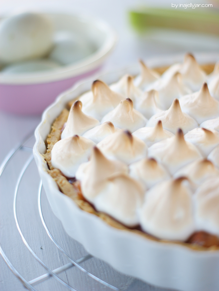 Rhabarber-Pie mit Baiserhaube | nicht noch ein Rhabarber-Rezept ...