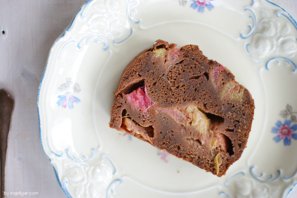 Schoko-Rhabarberkuchen - fluffig und saftig