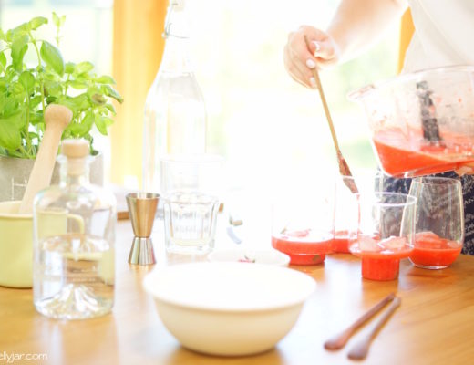 Erdbeer Gin Smash mit Basilikum