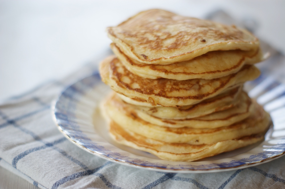 Frühstücks-Idee: Pancakes mit griechischem Jogurt