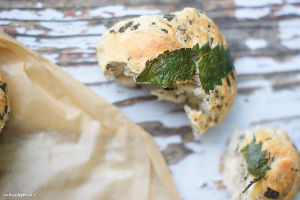 Brennnessel-Brötchen für Jause oder Frühstück