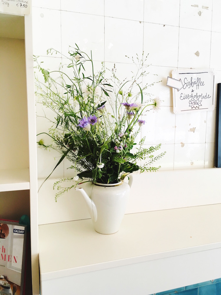 Blumen im Herr Max Hamburg