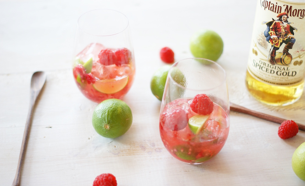 Himbeer Caipirinha mit Rum