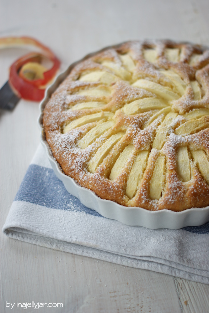 einfacher Apfel-Amaretto-Kuchen