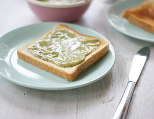 Tahini-Matcha-Aufstrich fürs Frühstück