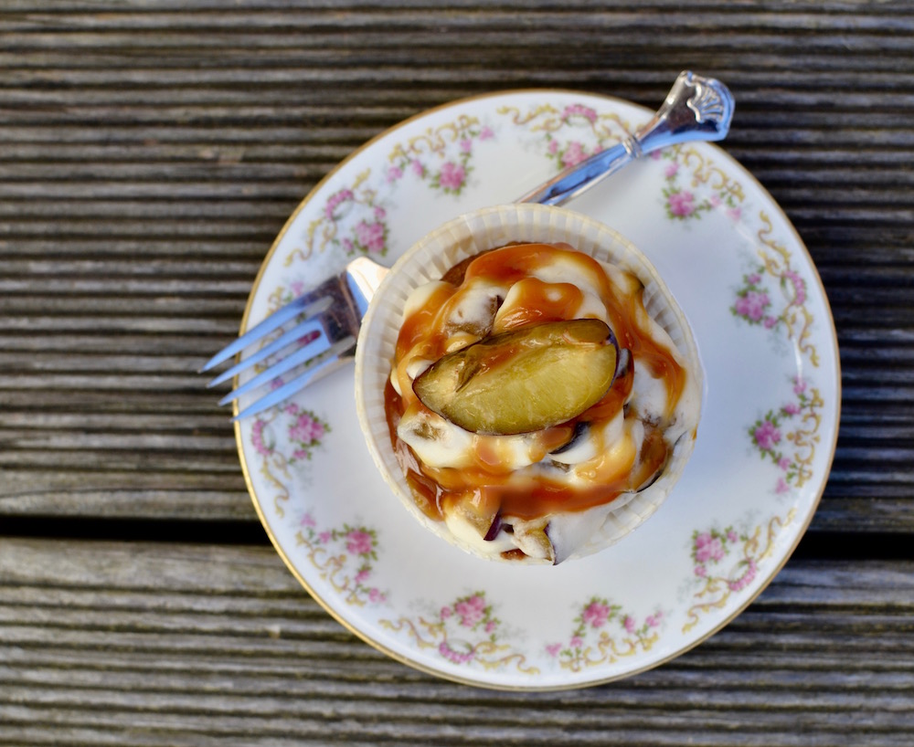 Trendbäckerei: Cupcakes mit Cremehaube und Zwetschgen