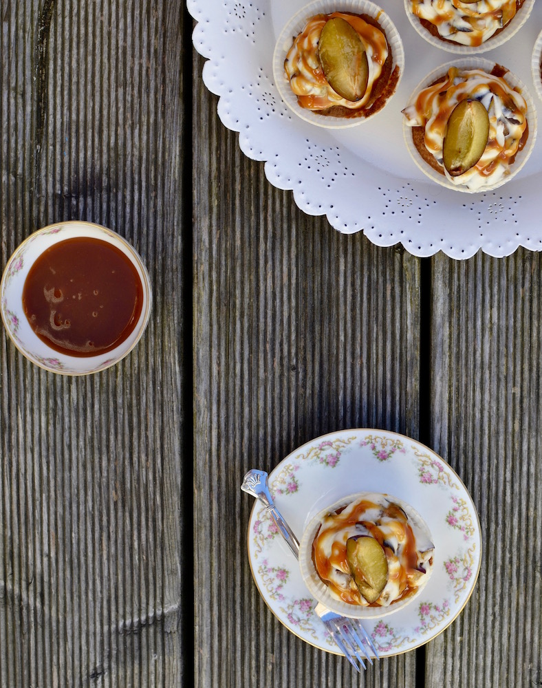 Cupcakes mit Zwetschgen und Karamell
